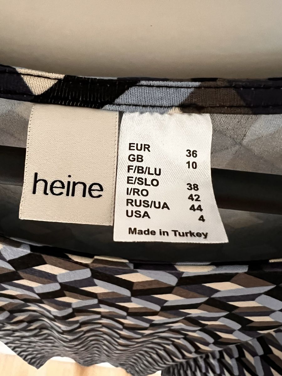 Heine Robes: Kleid von Heine – D'occasion à Münchenbuchsee par wurzel123 1