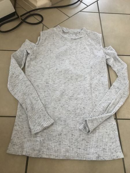 Maglioni & Felpe: Mädchen Sweatshirt Pullover 170/176 – Usato da Bergdietikon venduto da antovale