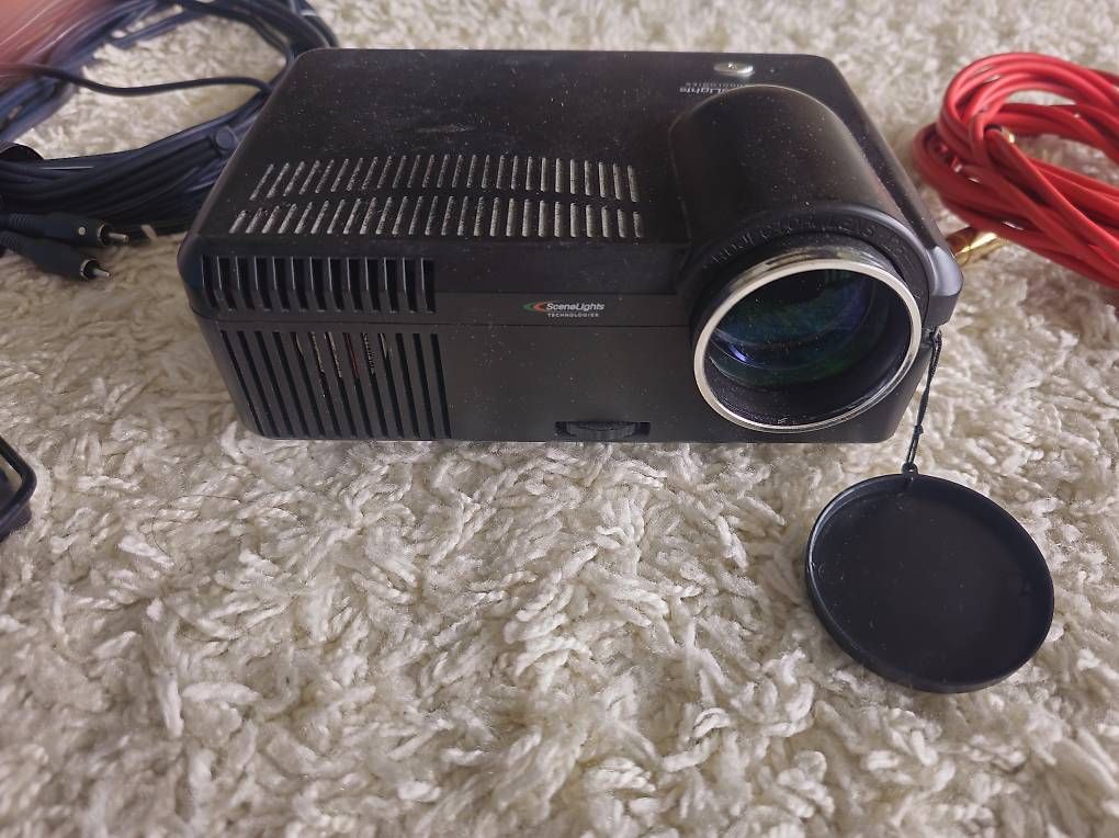 Proiettori: SceneLights technologies uc35b projector – Usato da St.Gallen venduto da amaka01