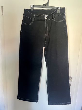 Pantalon noir large, détail couture blanche, taille 42