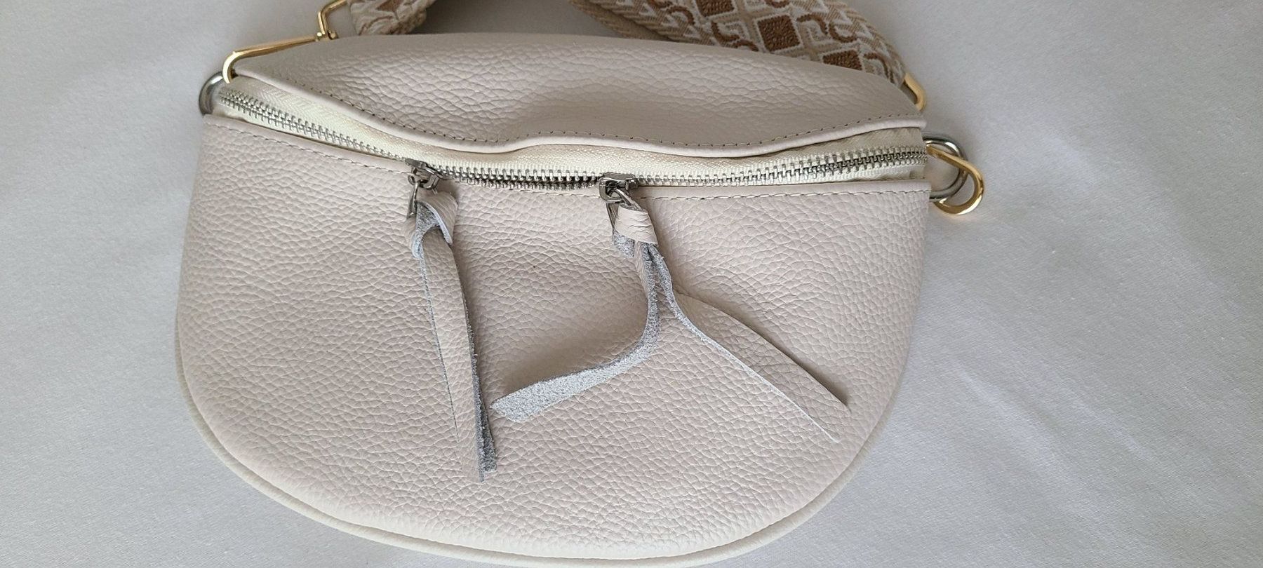 Sacs femmes: Bauchtasche aus Leder – D'occasion à Basel par Luzora 2