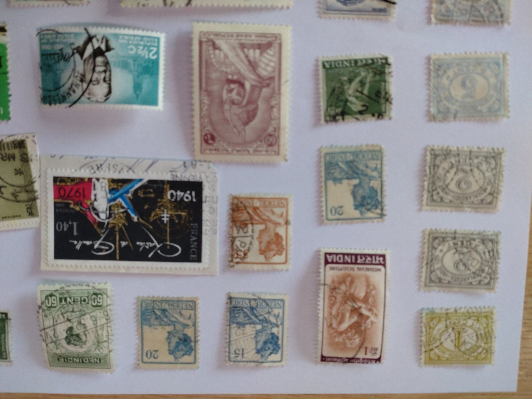 Tutti i francobolli: Timbres divers - 1970 et plus – Usato da Bernex venduto da lezard53 6