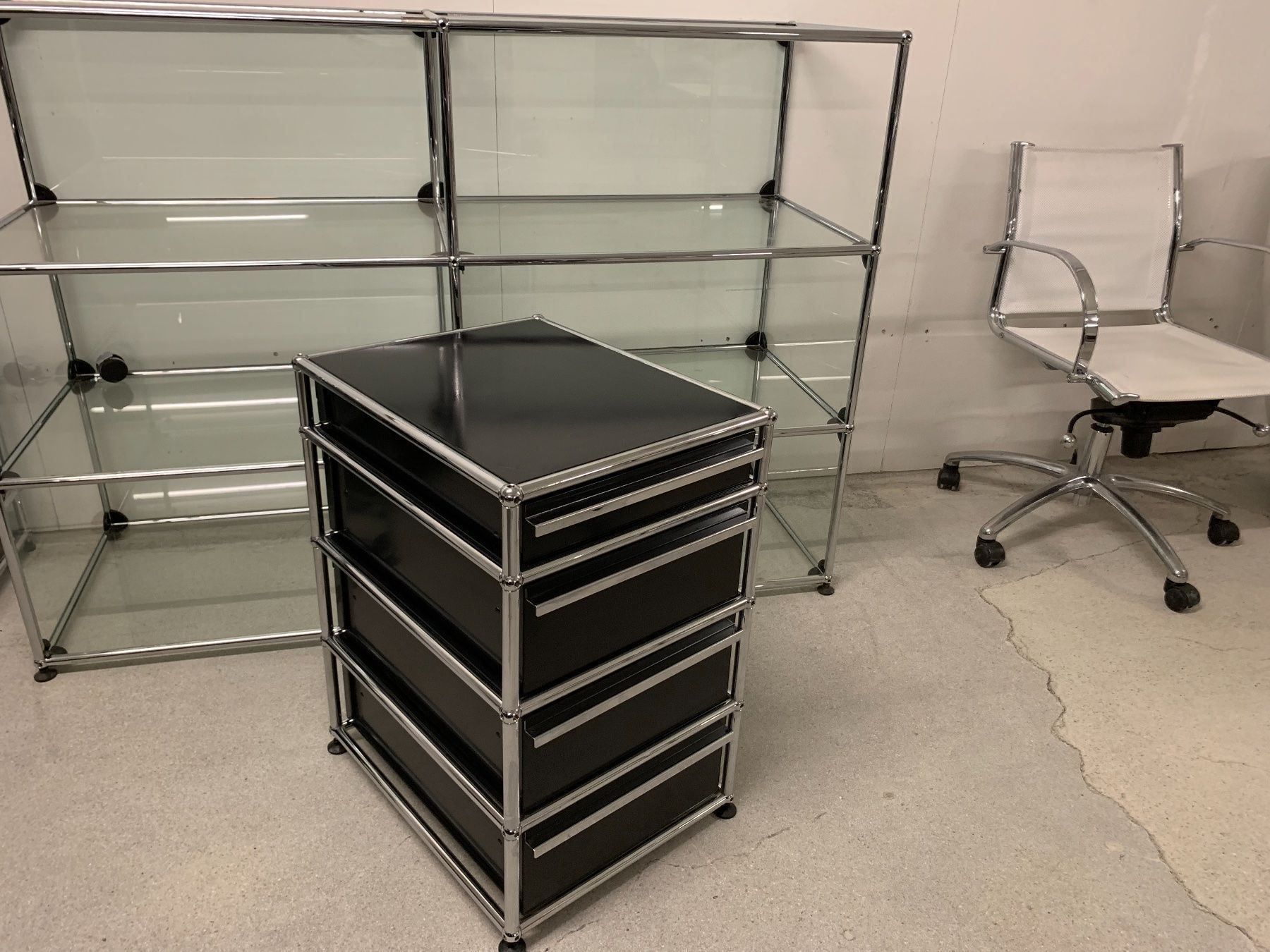 USM Kommoden: Usm Korpus Mit 4 Schublade Lief Gratis – Gebraucht aus Thun von Thuno6 2