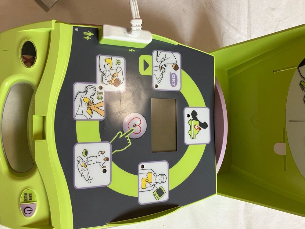Defibrillator Zoll AED (Gebraucht) in Schönenwerd für CHF 455 – mit ...