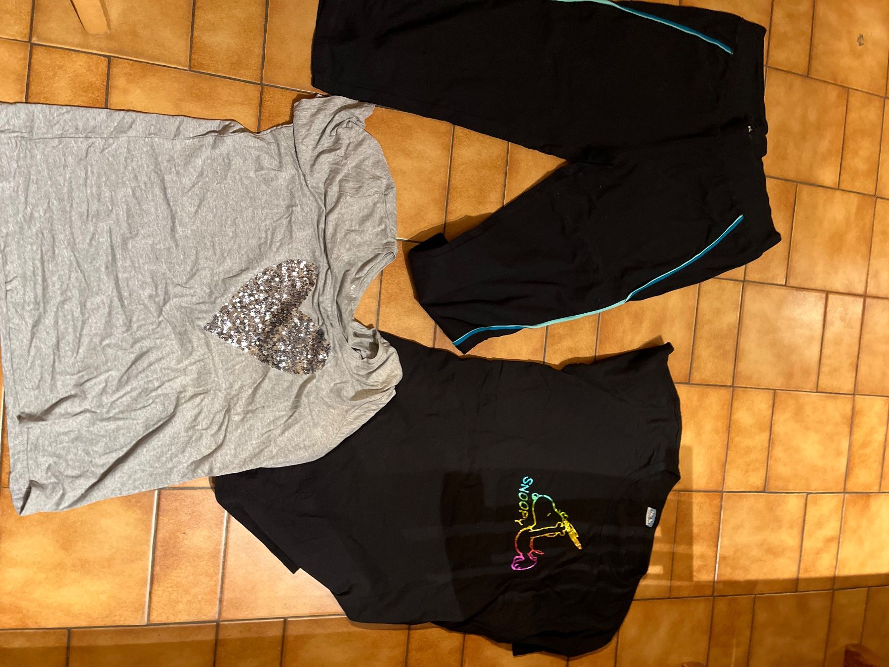 Kleiderpakete: Lot 7 habits Taille L maman – Neu und originalverpackt aus Veyrier von kimedovapa 3