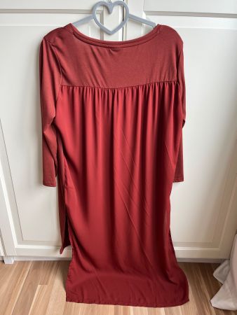 Neues Long Shirt, in trendfarbe