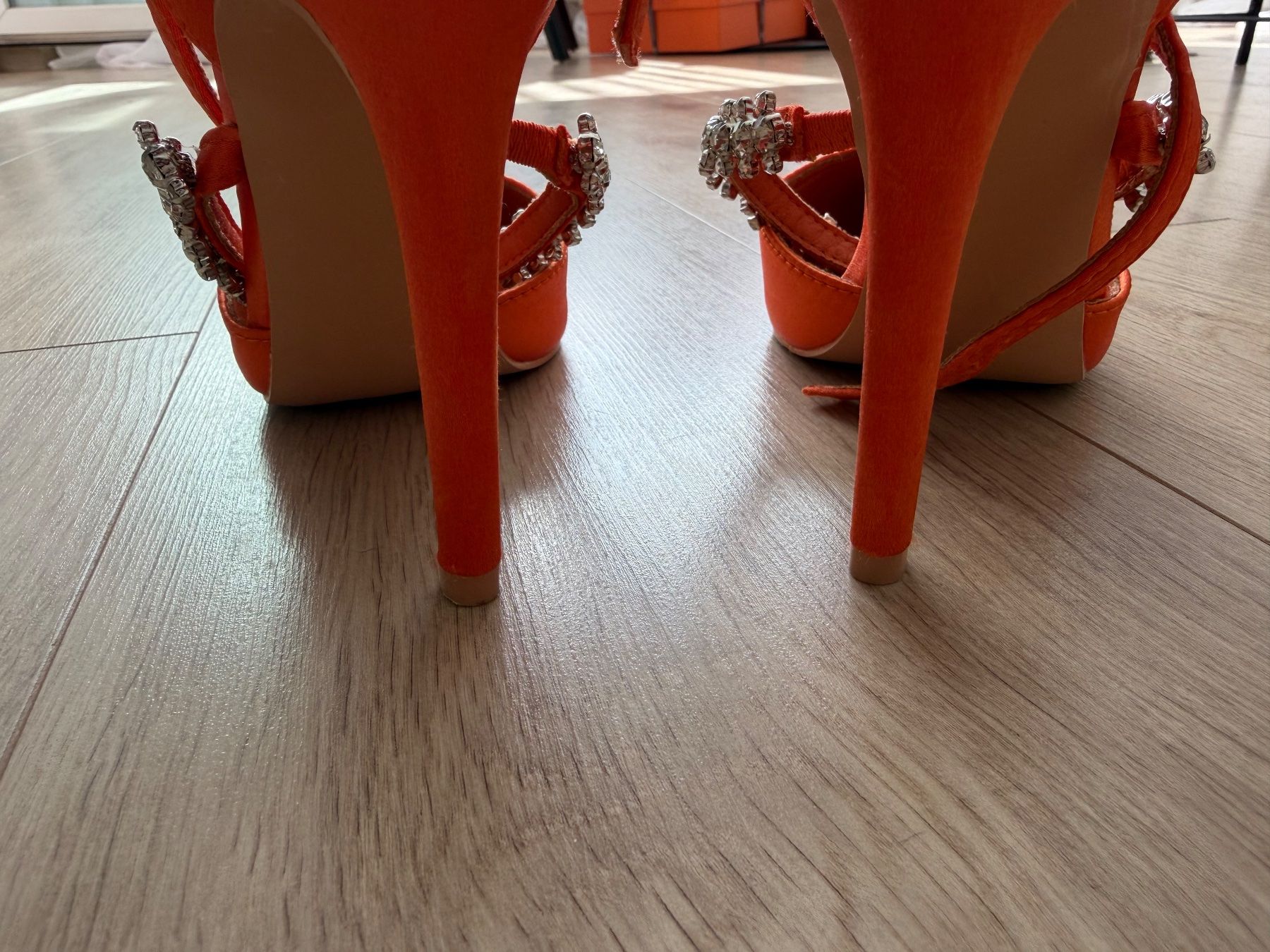 Scarpe da donna: Elegante Damenschuhe orange mit Strass – Usato da Ittigen venduto da zaf_6sy9 3