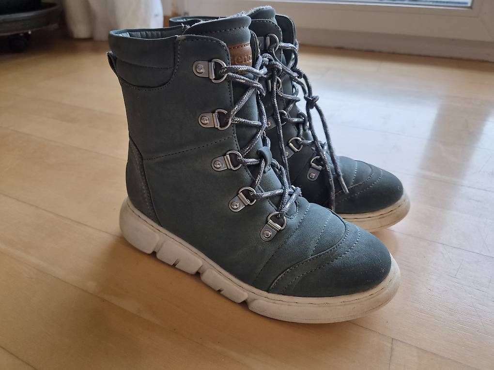 Bench Scarpe per ragazze: Bench Winterschuhe, Gr.33 – Usato da Russikon venduto da i_laura