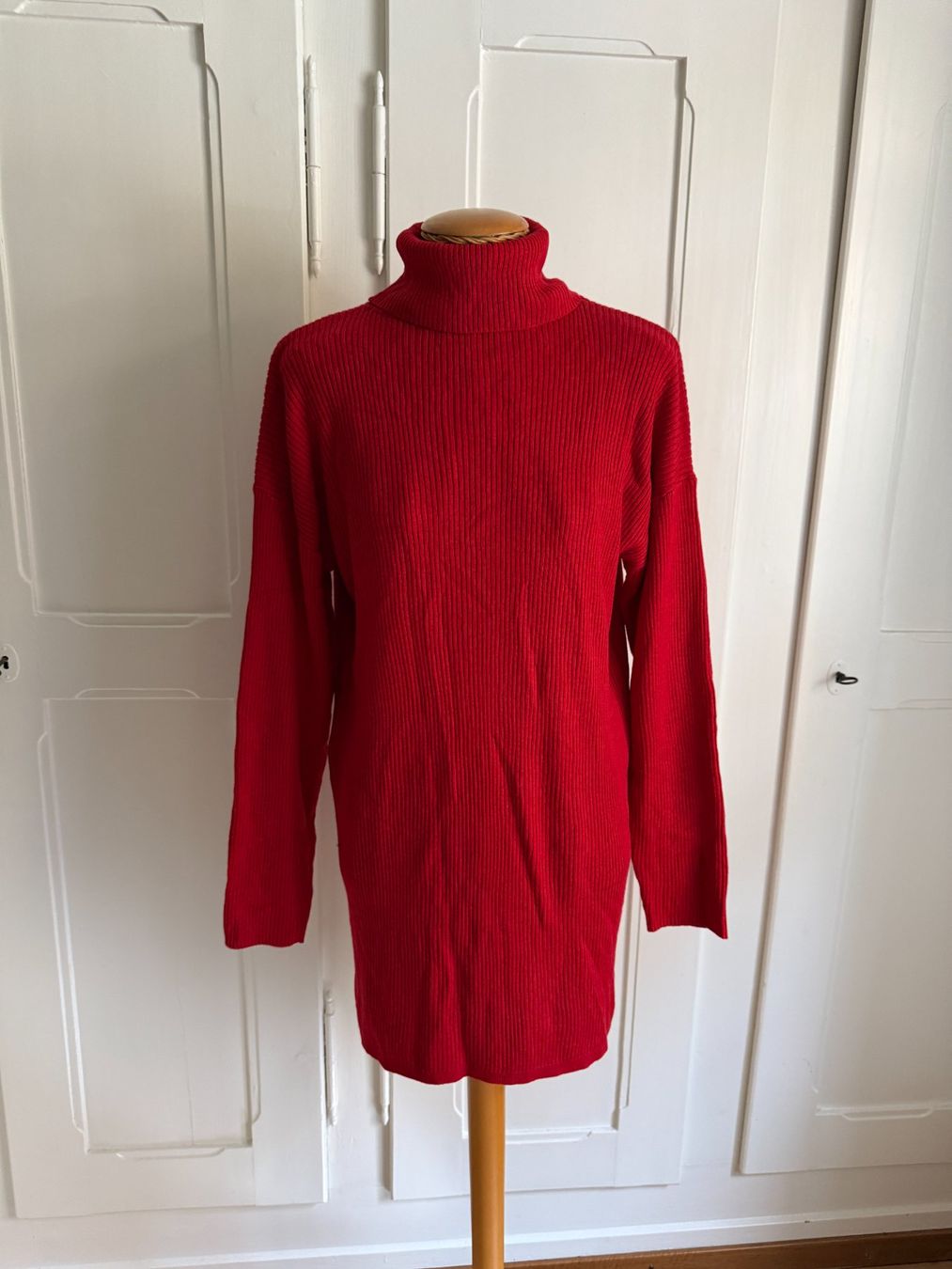 Vestiti: FOREVER 21 - Rollkragen Rippenkleid rot S – Usato da Zürich venduto da Diazaio