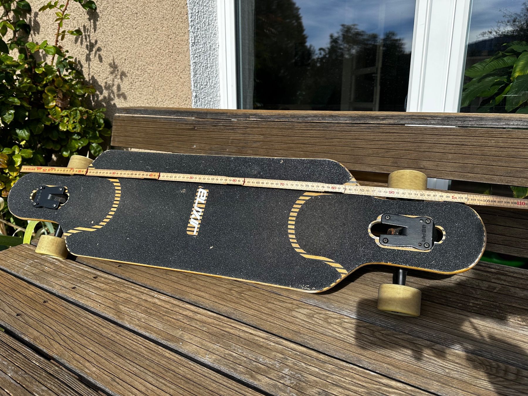 Skateboards: Longboard Carbonizer – Gebraucht aus Richterswil von