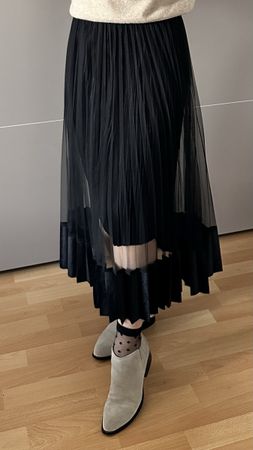 Jupe plissée noire Emin&Paul, taille S/M, comme neuve! (52)