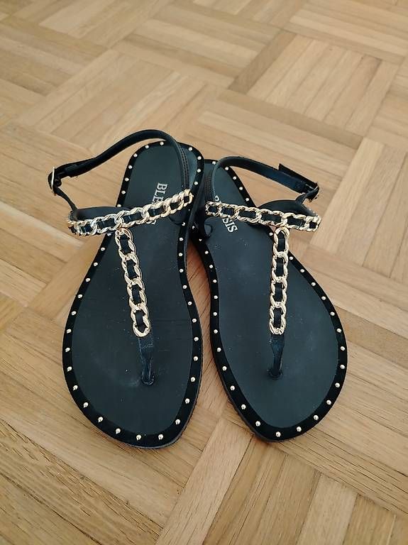 Scarpe da donna: Sandali infradito neri – Usato da Davesco-Soragno venduto da Mia_sii 3