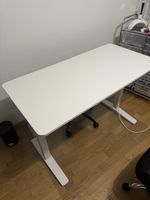 Pult elektrisch höhenverstellbar
