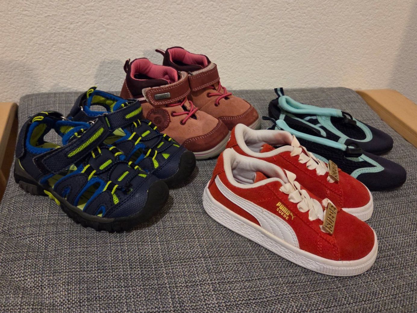 Scarpe per ragazzi: 4x Kinder Schuhe Grösse 24/25 – Usato da Thun venduto da el_gnom