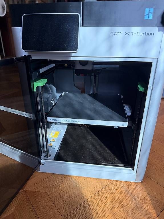 3D Drucker: Bambu Lab X1C 3D-Drucker mit AMS & grossem Ersatzteilpaket – Gebraucht aus Böckten von Spleanify 1