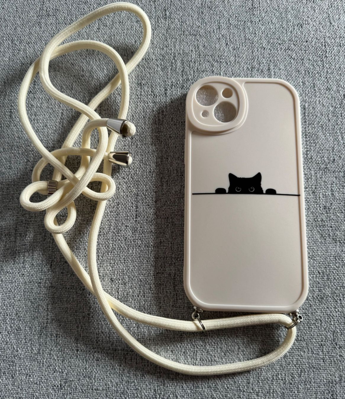 Apple Cover & Protezioni schermo: 2 coques neuve en  Silicone iPhone 15 plus avec cordon – Nuovo e nell'imballaggio originale da moudon venduto da jaunejaunelapinjaune 1