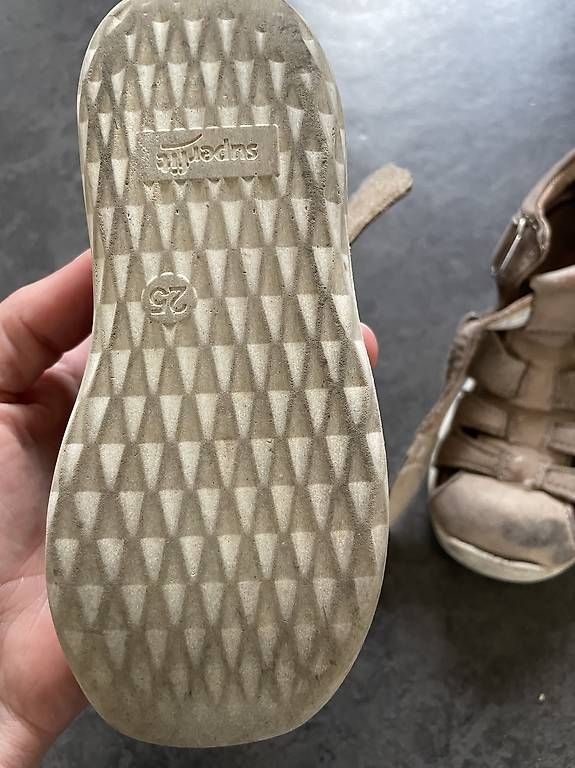 Scarpe per ragazzi: Sandaletten Gr. 25 – Usato da Zürich venduto da kar_qn9r 1