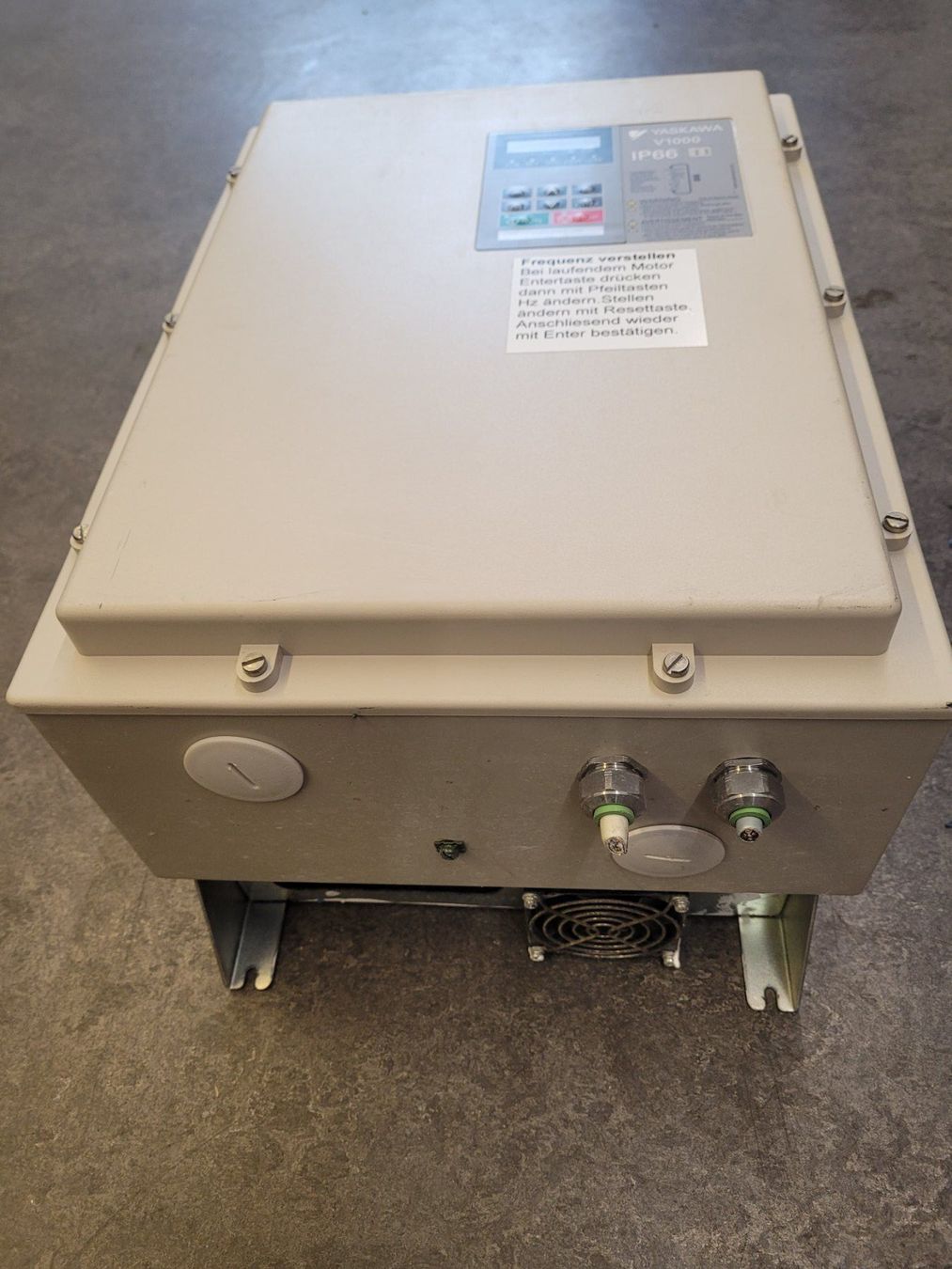Componenti elettronici: Yaskawa V1000 Frequenzumrichter, IP66 – Usato da Vitznau venduto da Vitznau84 4