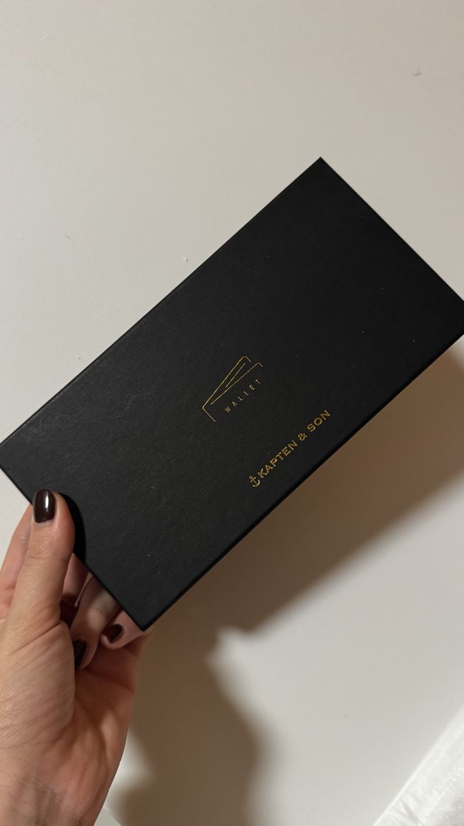 Kapten & Son Portamonete: KAPTEN & SON LOUVRE WALLET – Nuovo e nell'imballaggio originale da Sax venduto da Sarahvivieng 2