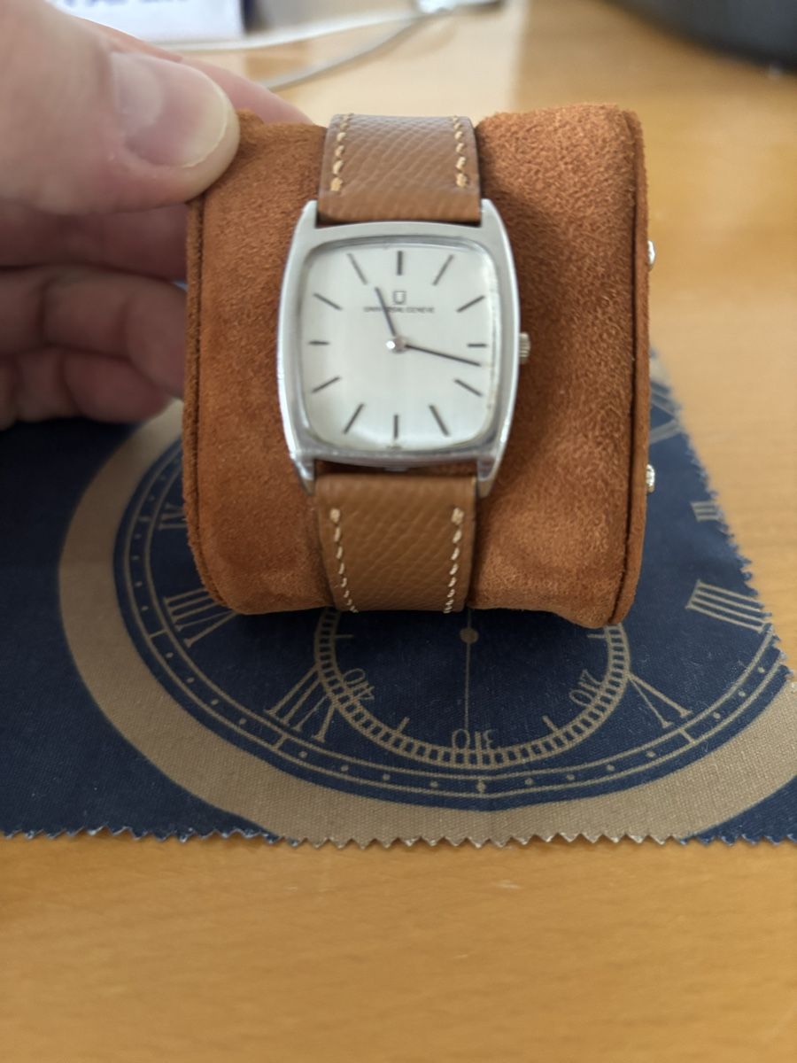 Universal Genève Orologi: Universal Geneve Armbanduhr – Usato da Bülach venduto da fisch033