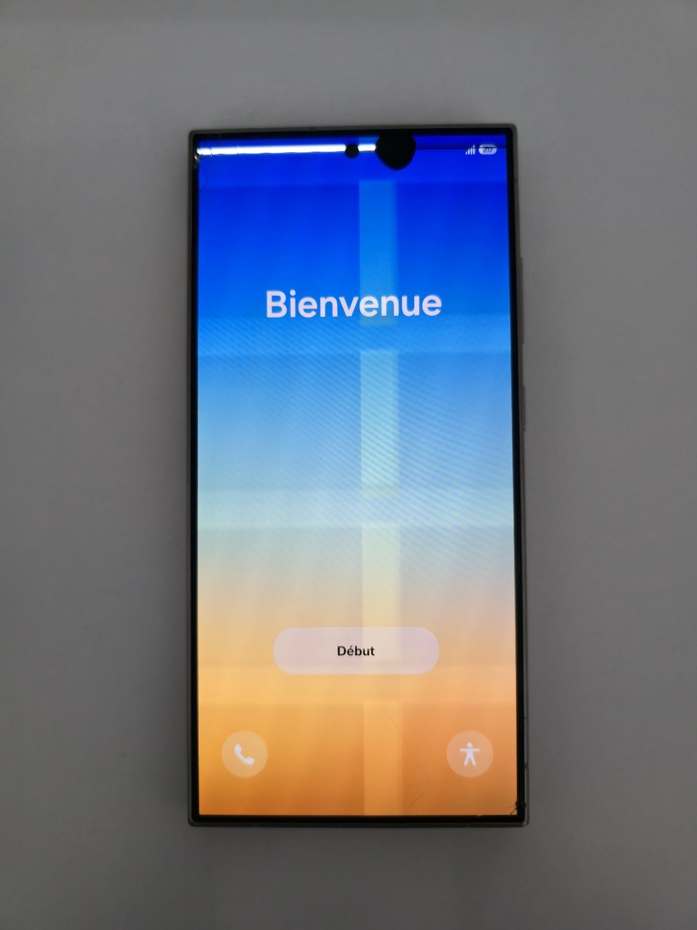 Samsung Portables: Samsung Galaxy S24 Ultra Broken Display – D'occasion à Fully par MrGabriel 1