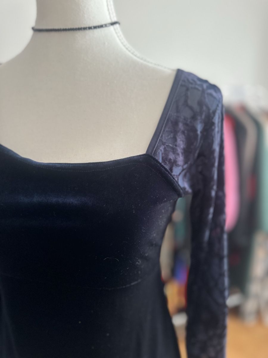 H&M Robes: Wunderschönes Samtkleid von H&M – D'occasion à Zürich par PuraVida111 4