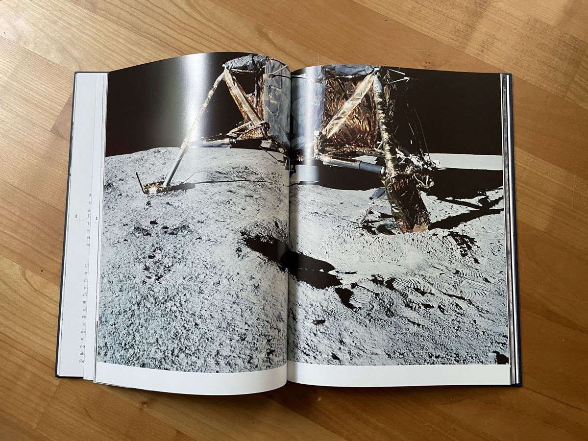 Libri: Buch Omega Speedmaster Professional  – Nuovo (secondo la descrizione) da Biel/Bienne venduto da Urbue 5