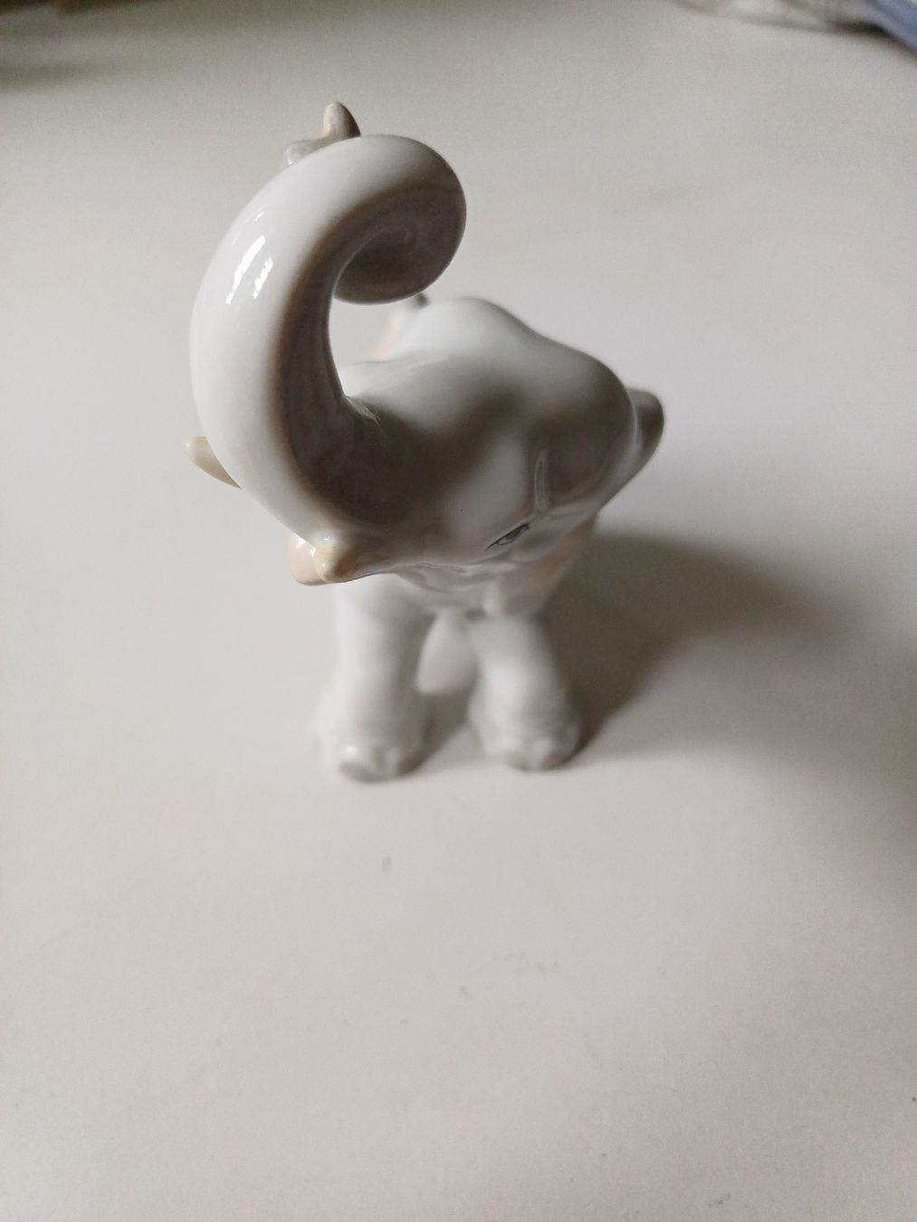 Herend Statuette: Herend Porzellan Elefant, Makellos  – Nuovo (secondo la descrizione) da Zürich venduto da Avocadokern 2
