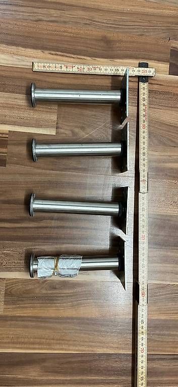 Ikea Ferramenta: 4 IKEA CAPITA Möbel Füße – Usato da Küssnacht am Rigi venduto da AutoVilla