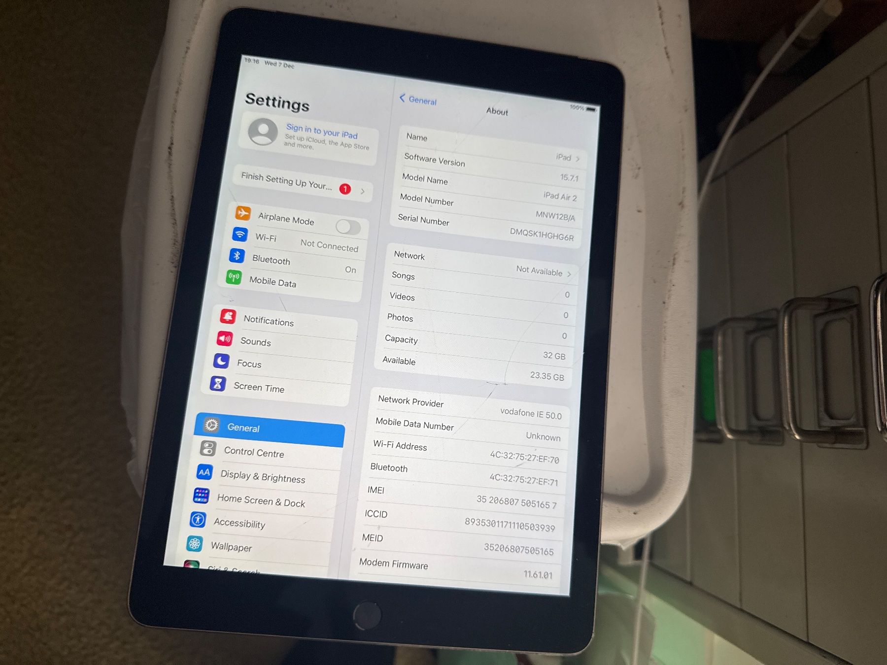 Apple Tablet PC: Ipad Air 2 -A1567- ohne icloude – Difettoso da Olten venduto da HoYa01