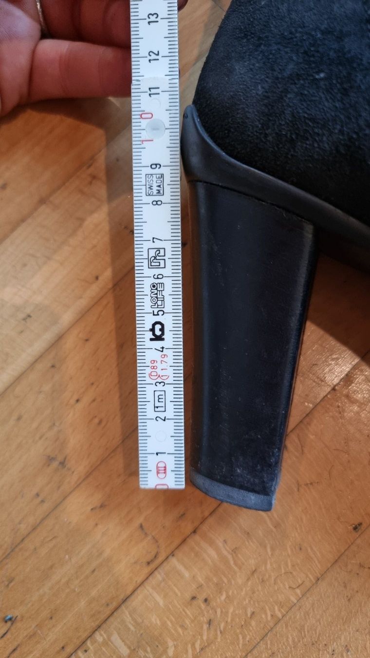 Scarpe da donna: TriverFlight Stiefelette, schwarz, fast neu, Absatz, Gr.39 – Nuovo (secondo la descrizione) da Basel venduto da abalou98_secondhand 2