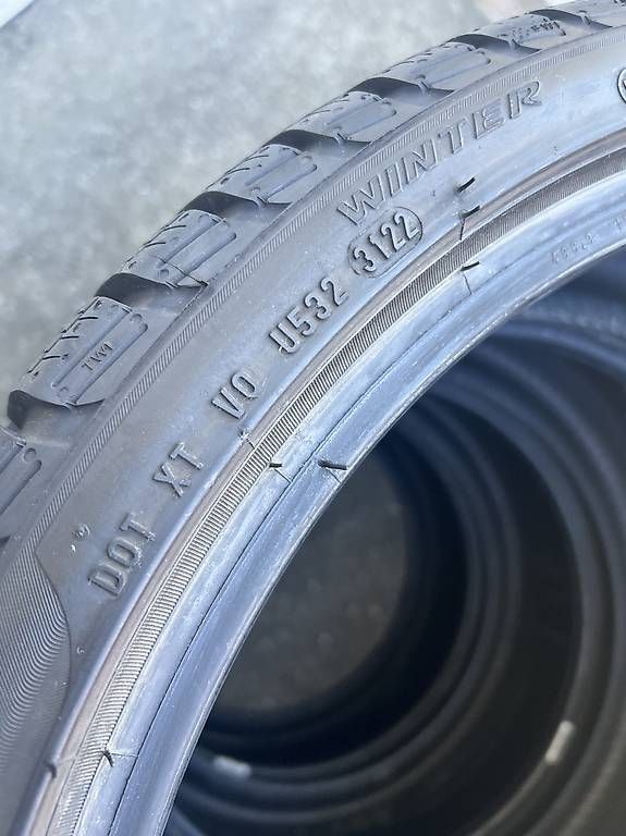 Sonstiges Schreiben & Zeichnen: 235/35/19 Pirelli Winterreifen  – Gebraucht aus Frasnacht von nobloff 5