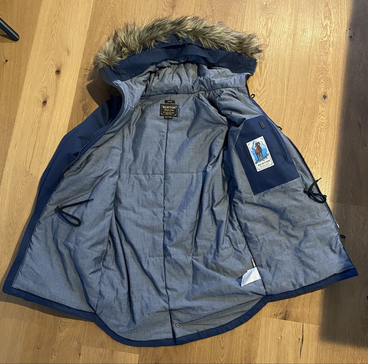 Cappotti: BURTON Winterjacke – Usato da Frasnacht venduto da Baba185 2