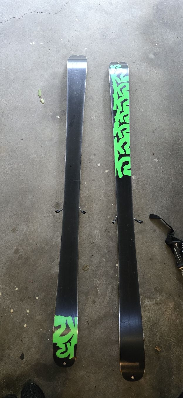 K2 Sci: K2 Ski, Skischuhe, Skistöcke – Usato da Zwingen venduto da _Se7eN_ 1