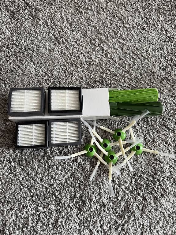 Irobot Aspirapolveri & Accessori: iRobot Roomba e5 mit Originalbox & viel Zubehör – Usato da Bern venduto da clb_p9kv 2