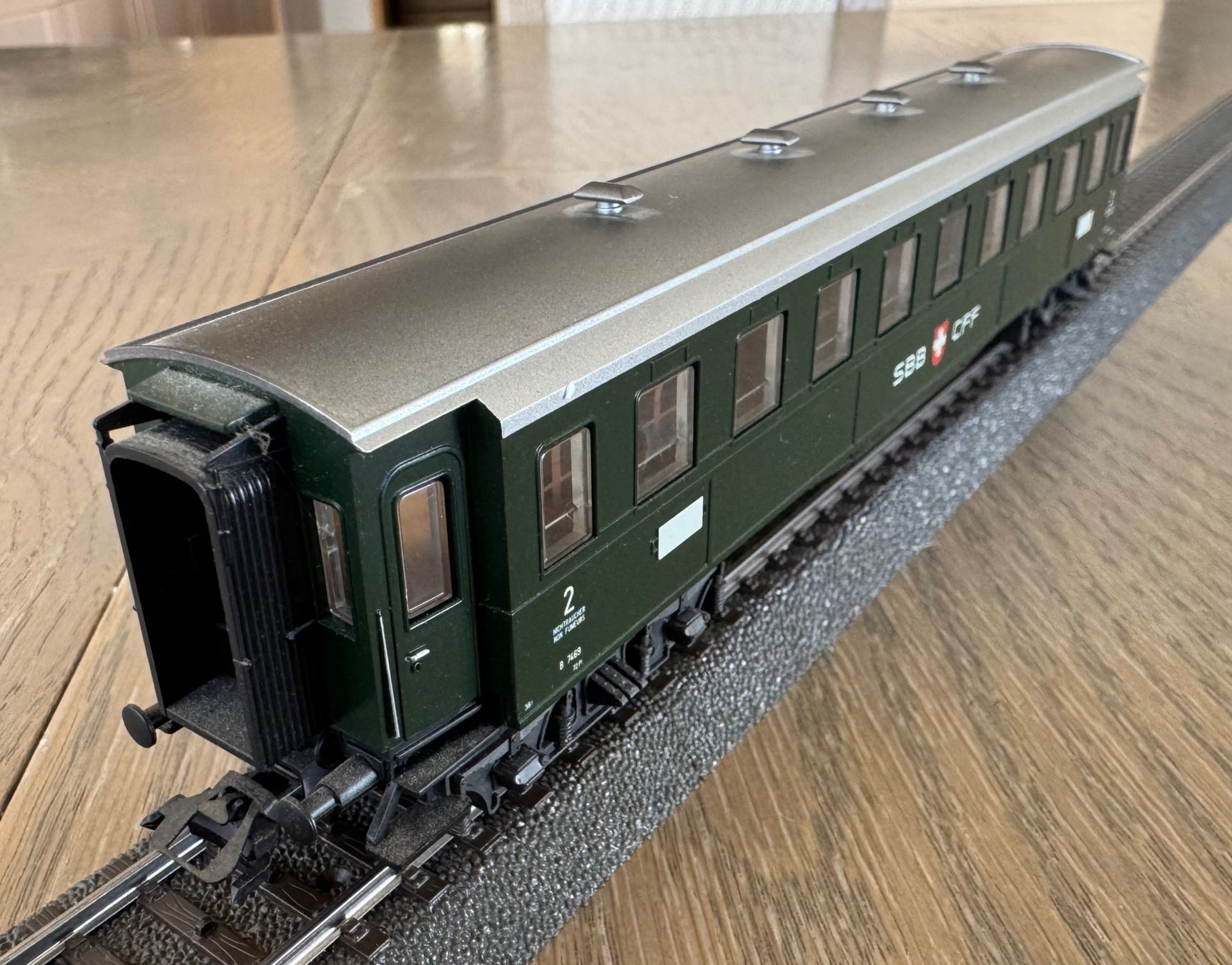 Märklin Modellini di ferrovie: SBB-Oldtimer-Personenwagen 2. Klasse; neu – Nuovo (secondo la descrizione) da St. Moritz venduto da Manu7500 2