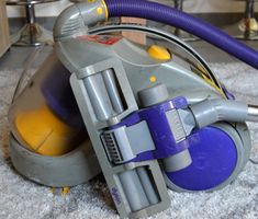 Dyson DC02 Staubsauger aspirateur