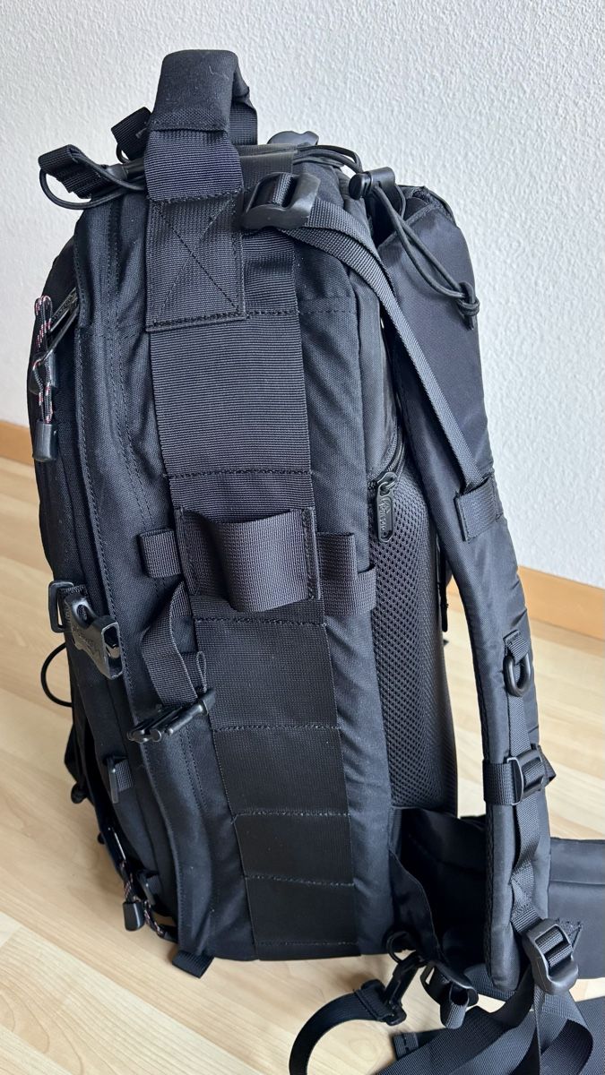 Lowepro Zaini: Neuwertiger Lowepro Photo Trekker Rucksack – Usato da Bern venduto da larrybird 1