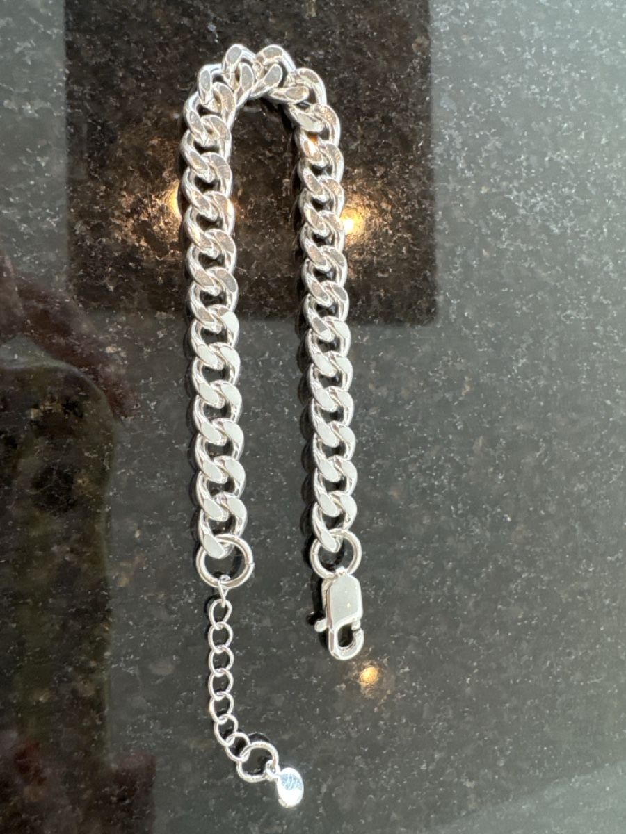 Armbänder & -reifen: Silbernes Armband 🩶 – Neu (gemäss Beschreibung) aus Zürich von jasmine 1