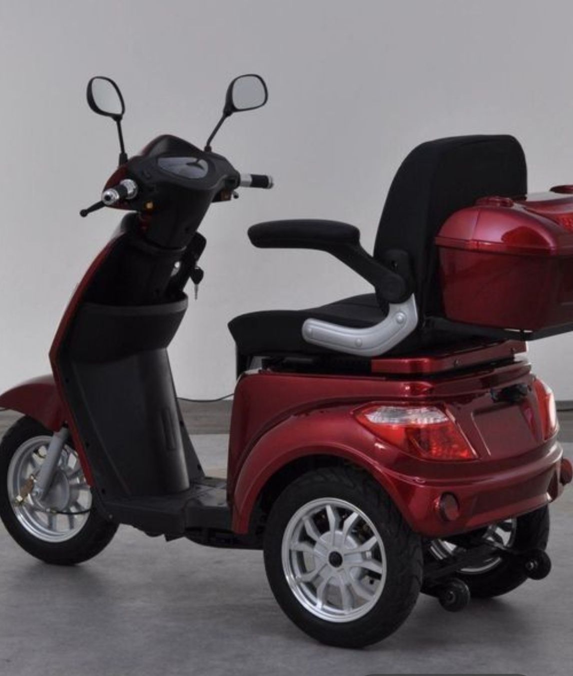 Voiturettes électriques: senior mobility three-wheeler  – D'occasion à aigle par Epicure0 2