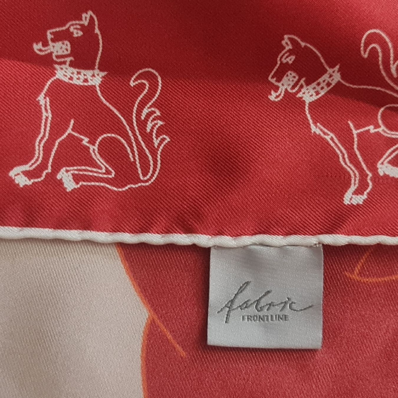 Fabric Frontline Foulard & Sciarpe: Fabric Frontline Seidefoulard. – Usato da Zürich venduto da Olala_ 2