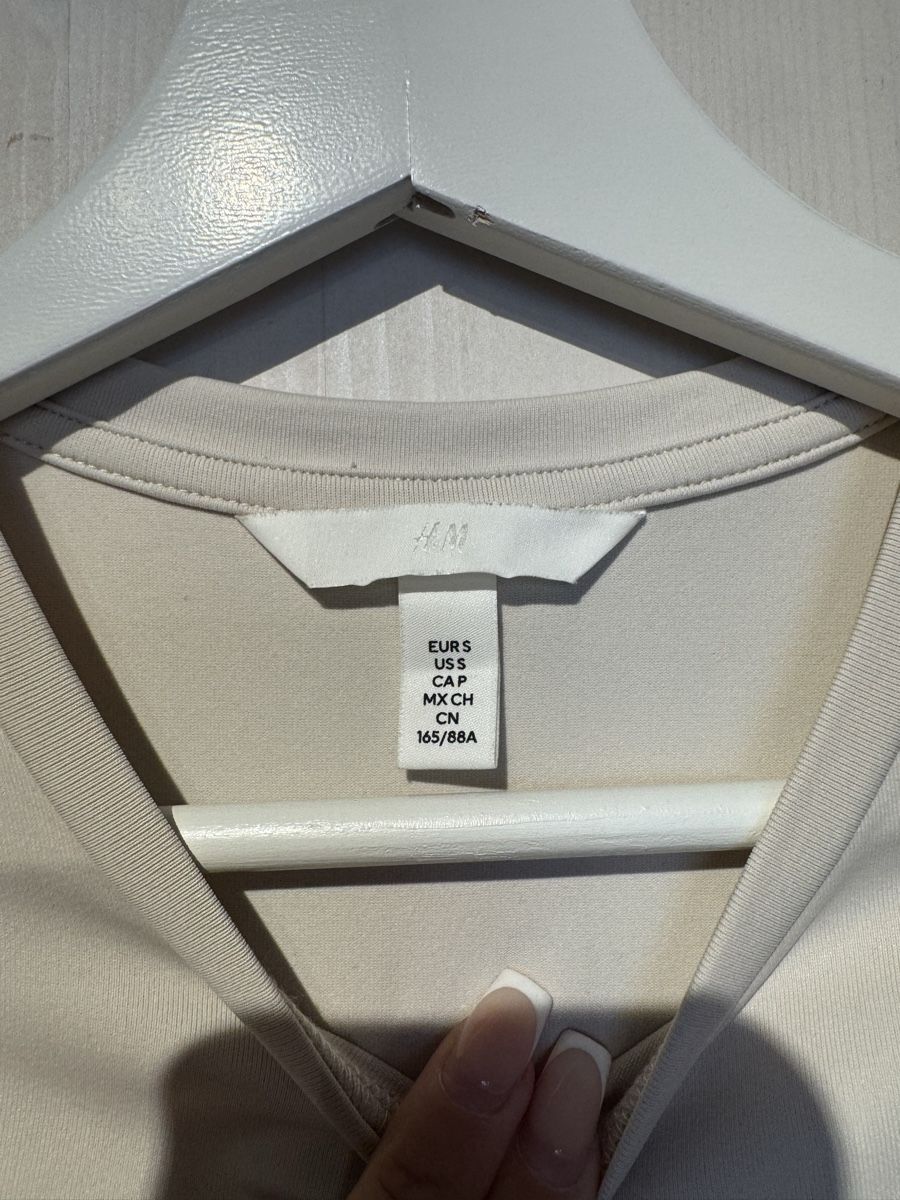 H&M T-shirt: T-shirt – Nuovo (secondo la descrizione) da Turgi venduto da eiiinalem 1