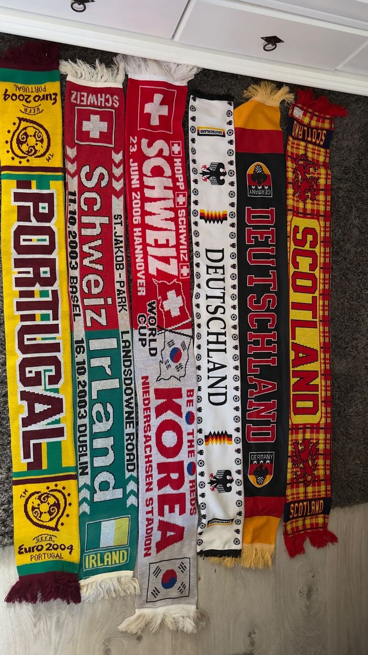 Foulard & Sciarpe: Grosse Fussballschal Sammlung – Usato da Kollbrunn venduto da yvo_r8wt 1