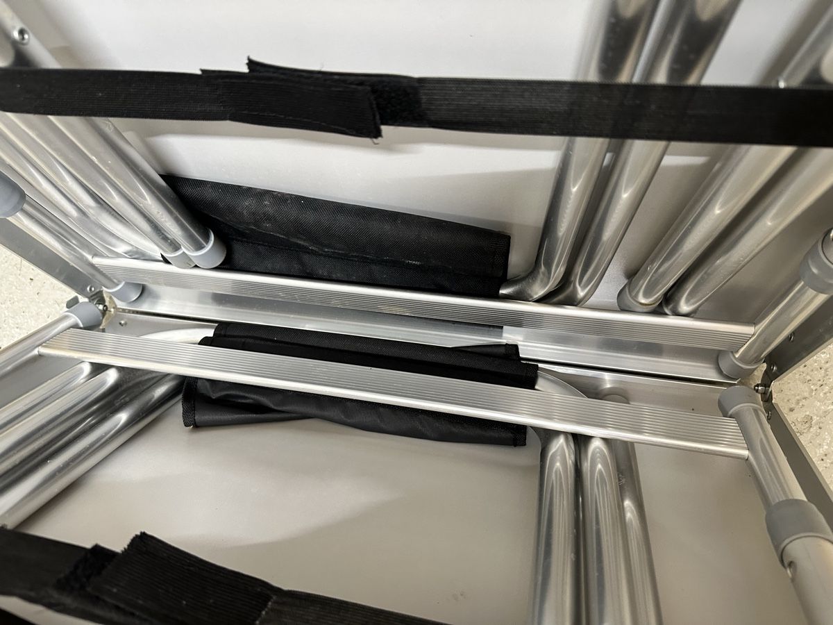 Tables: Camping Tisch Set mit 4 Hocker Aluminium – D'occasion à Thalwil par Thommy_nau 5