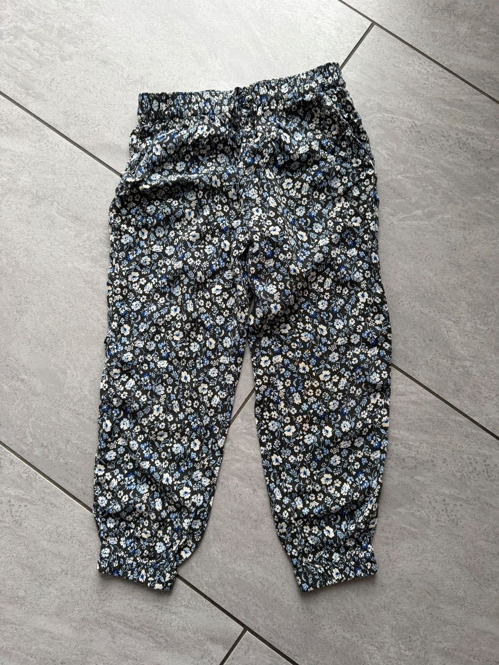 H&M Pantaloni: Sommerhose - Grösse 110 - H&M – Usato da Bülach venduto da Loredana13
