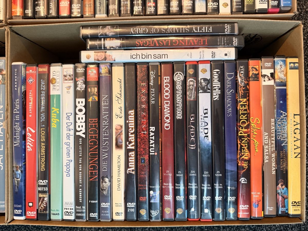 Tutti i DVDs: DVD Sammlung ca. 230 DVDs – Usato da Ulisbach venduto da Jayef 7
