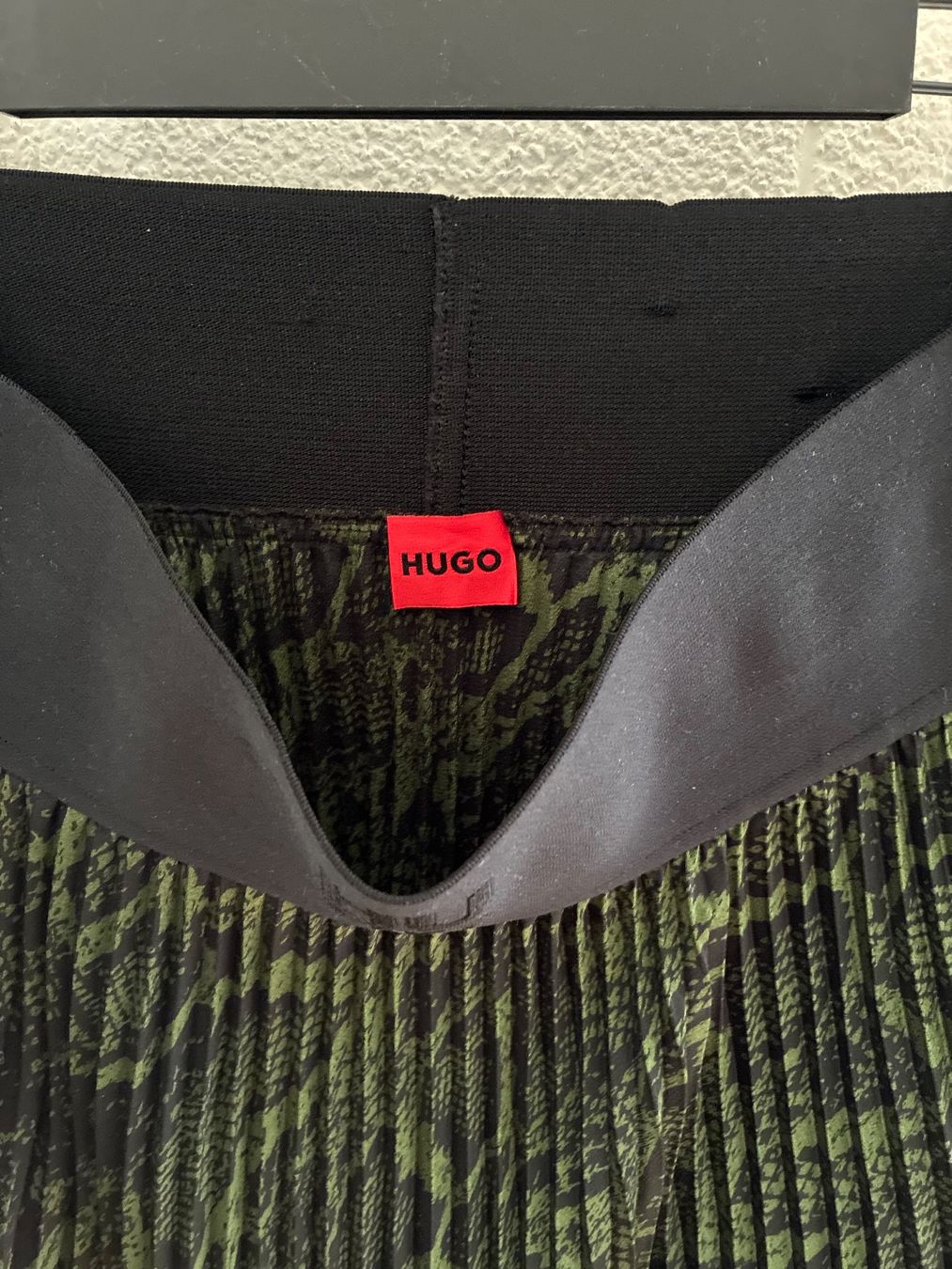 Hugo Boss Gonne: Hugo Rock Gr. 38 – Usato da Fribourg venduto da waves55 2