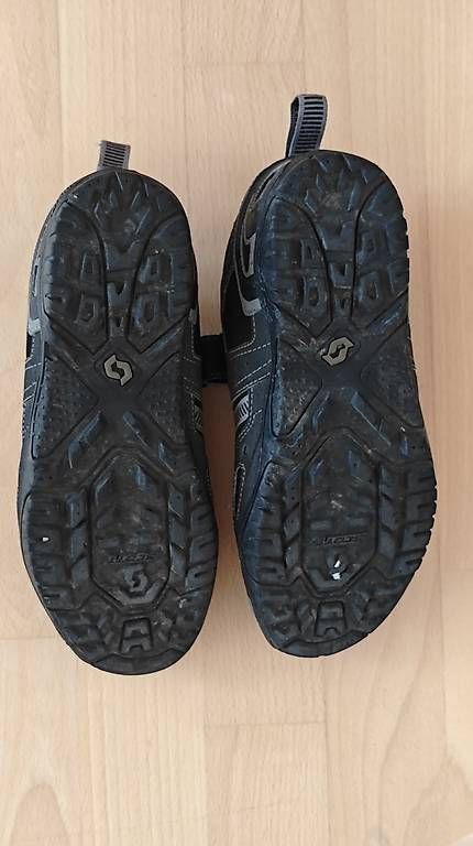 Damenschuhe: Damen Veloschuhe Grösse 38 – Gebraucht aus Oberengstringen von dalisiana 3