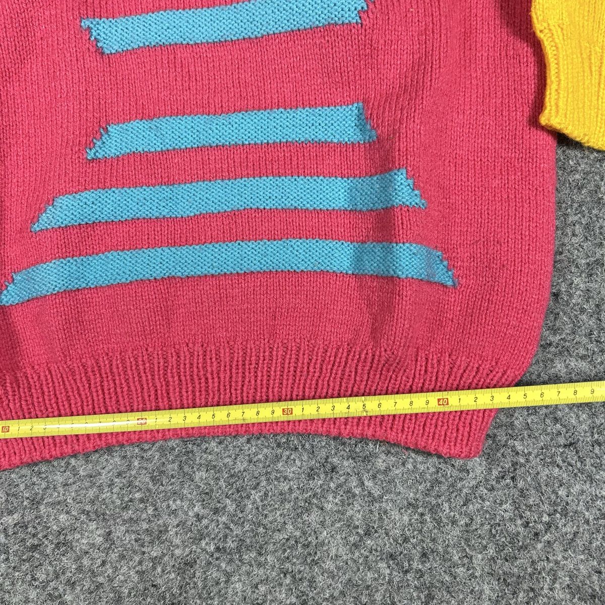 Maglioni & Felpe: 1990s knit M/L wool hand made  – Nuovo (secondo la descrizione) da La Sagne NE venduto da Matlasape 3