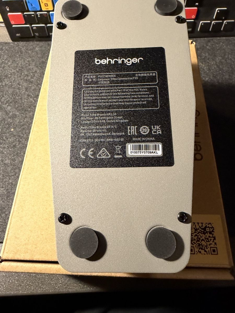 Behringer Musikinstrumente: Behringer Fuzz Bender – Neu (gemäss Beschreibung) aus fey von Caductilometre 1